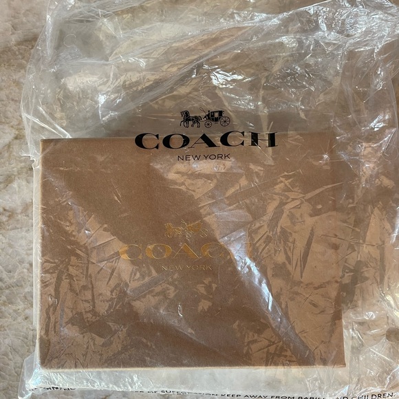 NWT Coach - Picture 7 of 9